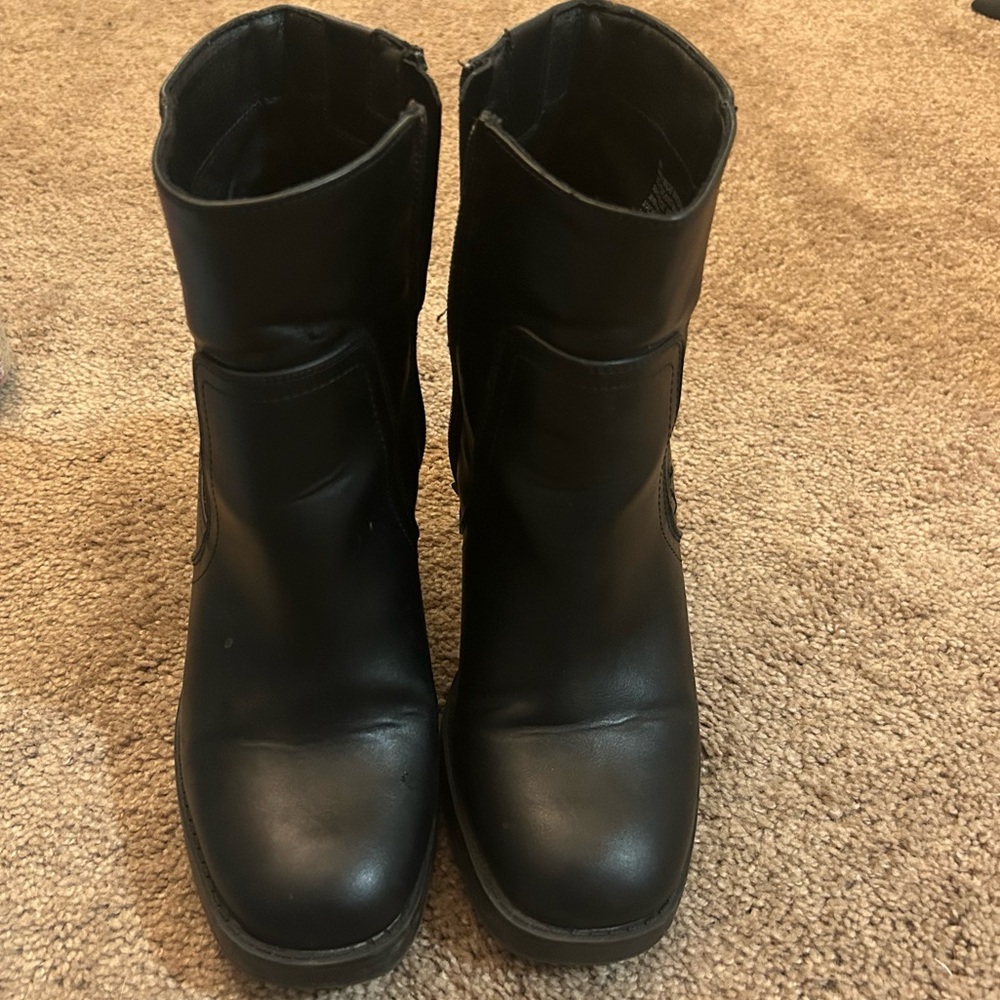 UNIVERSAL THREAD ANKLE BOOTIE
